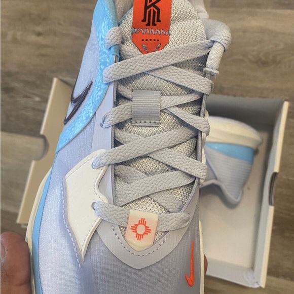 Kyrie low 5 - Picture 8 of 12